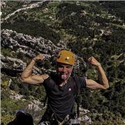 Soy un chico de 19 años que vive en blanes, tengo corporación inmediata, puedo dar clases a niños menores de edad